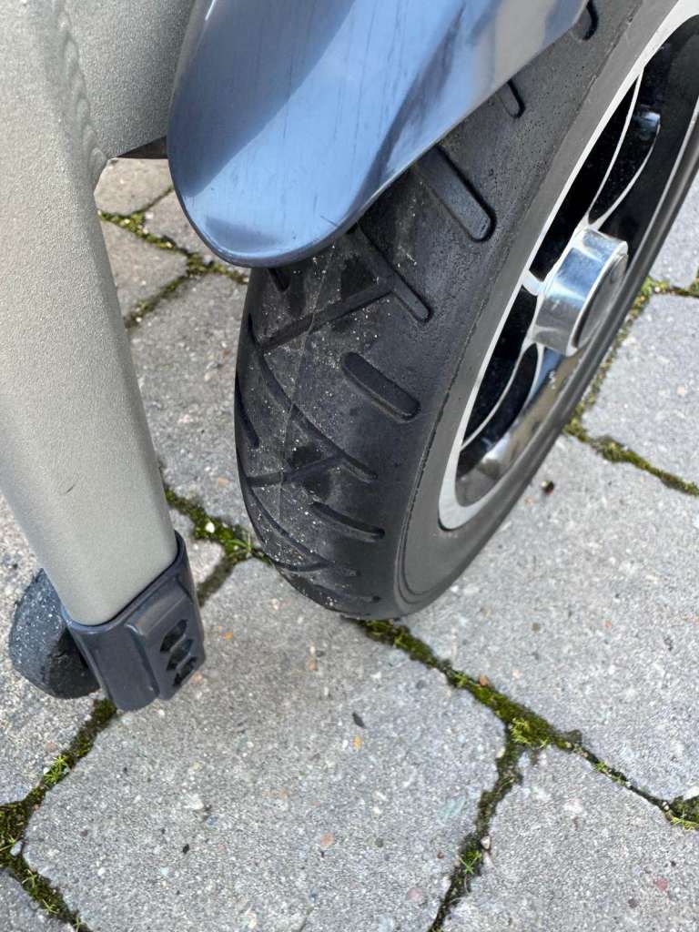 Q-Fold folding scooter - fabulous condition