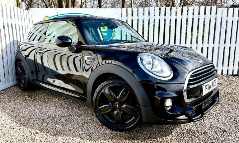 CAN'T GET CREDIT? CALL US! Mini Hatch 1.5 Cooper Series II (s/s) - £199 DEPOSIT, £70 PER WEEK