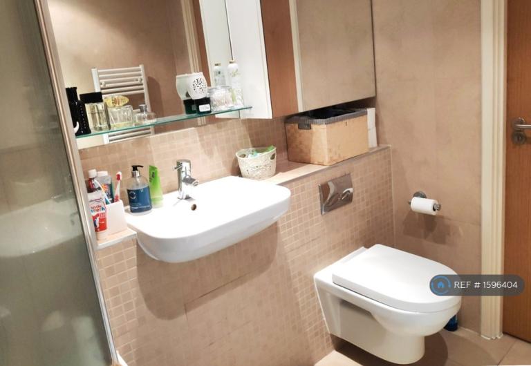 2 bedroom flat in Quadrant Court, Wembley, HA9 (2 bed) (#1596404)