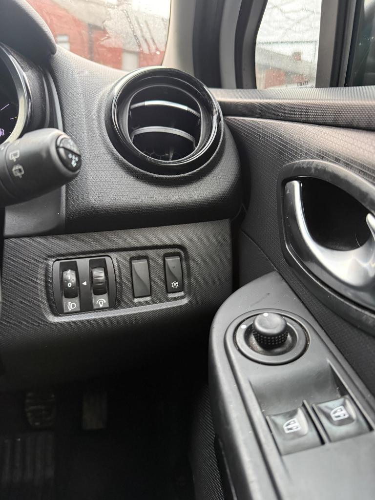 2015 Renault Clio 1.5 dCi 90 Dynamique Nav 5dr HATCHBACK DIESEL Manual