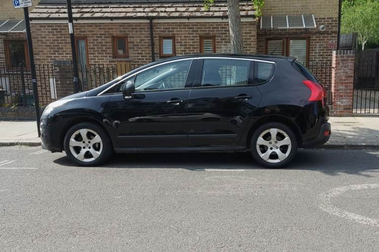 PEUGEOT 3008, PETROL,  62 REG