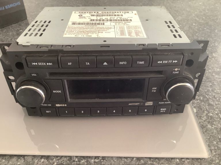 CHRYSLER 300C RADIO MULTIMEDIA HEAD UNIT P05064067AE MK1 2004 - 2010