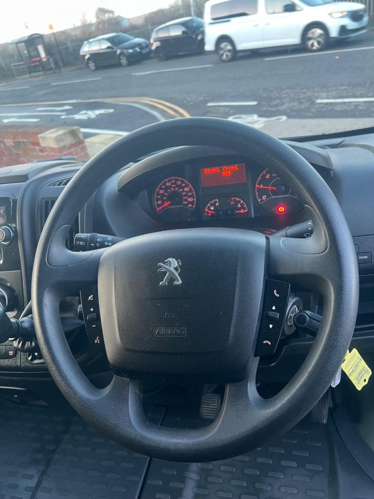 2022 Peugeot Boxer 2.2 BlueHDi H2 Professional Van 140ps PANEL VAN DIESEL Manual