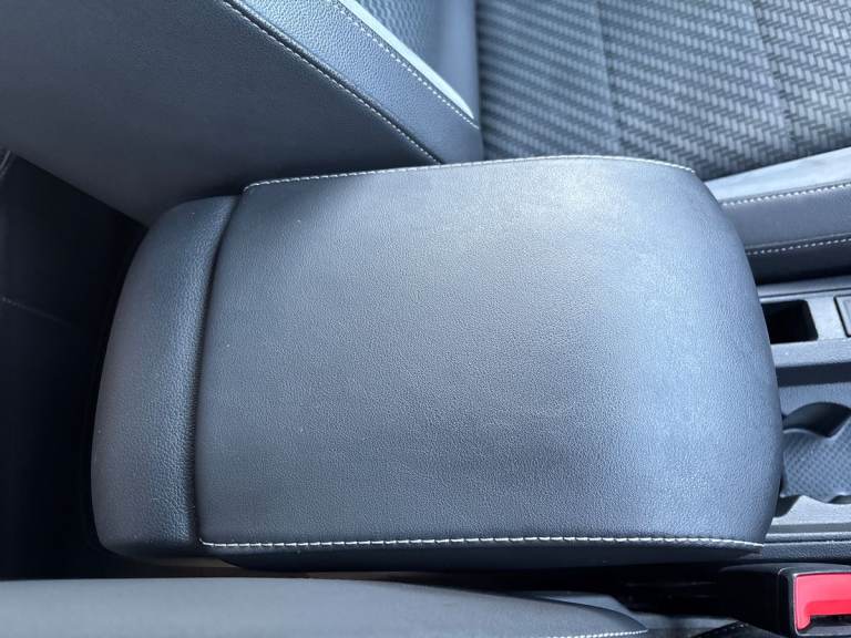 2019 Volkswagen T-Roc 2.0 TDI R-Line 5dr Hatchback DIESEL Manual