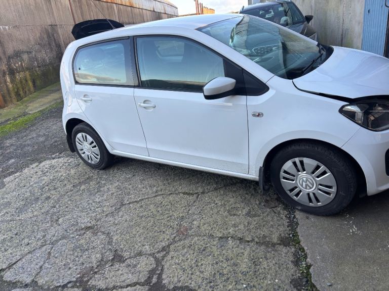 Volkswagen, UP, Hatchback, 2012, Manual, 999 (cc), 5 doors