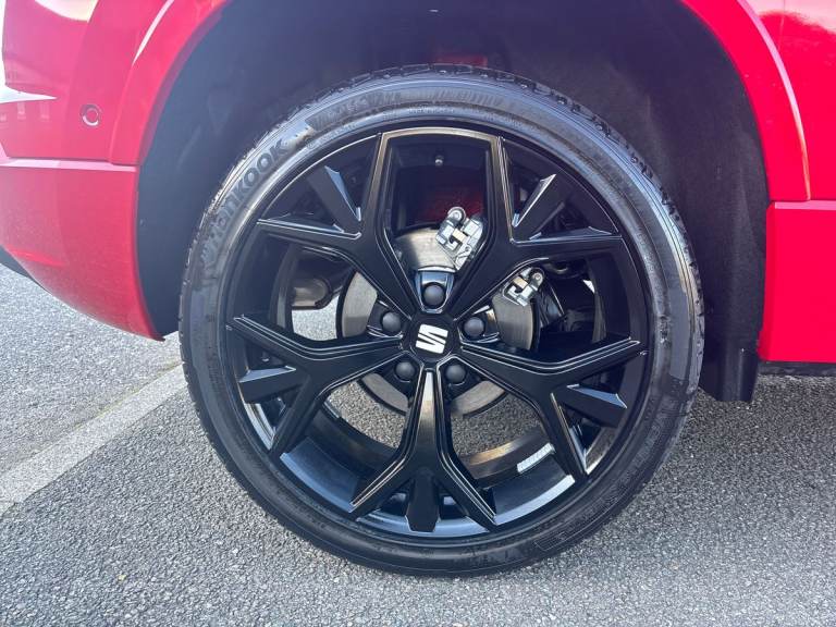 2025 SEAT Ateca 1.5 TSI EVO FR Black Edition 5dr Estate PETROL Manual