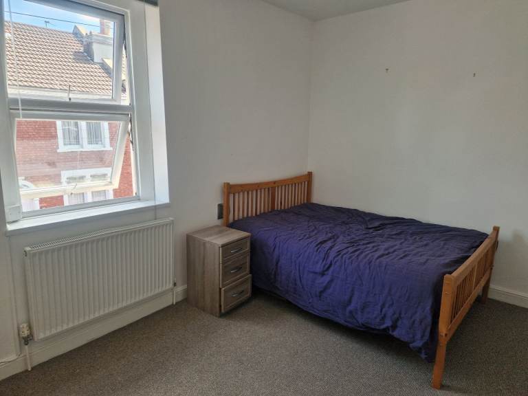 Spacious double room to let in family home