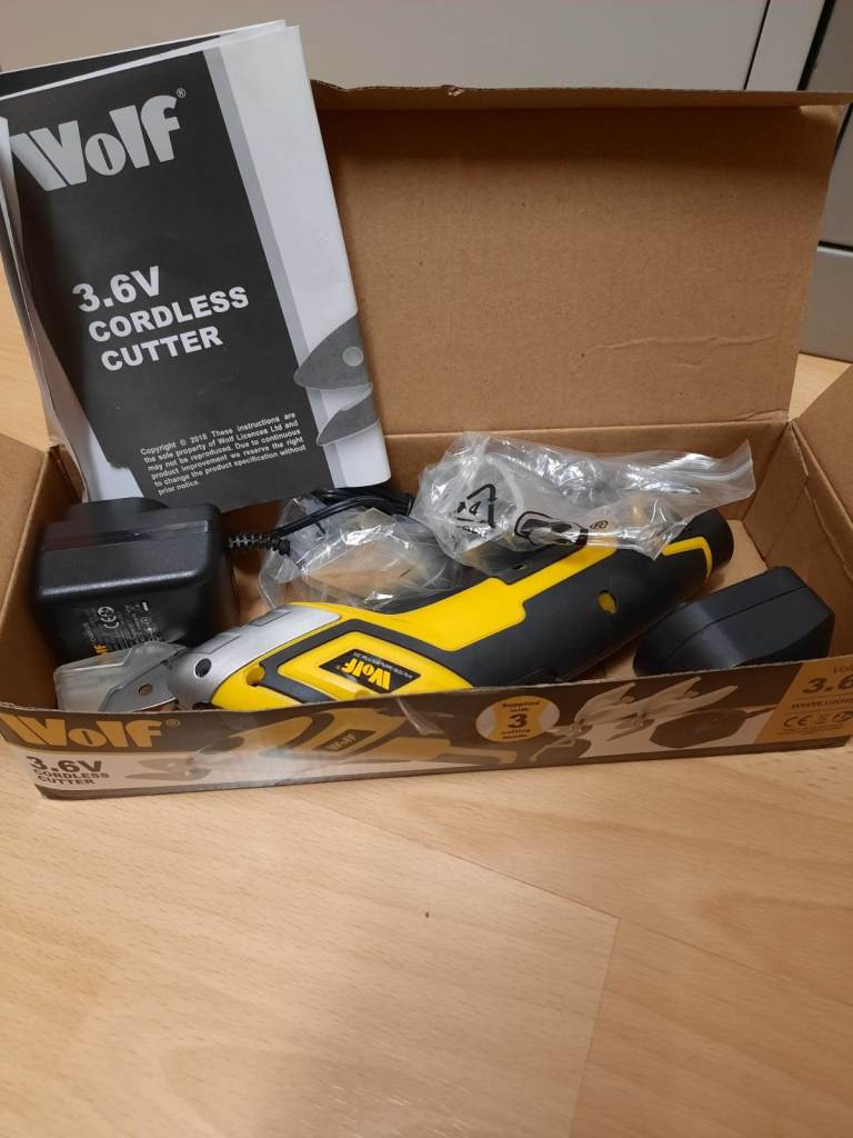 WOLF 3.6V Cordless Cutter - BRAND NEW