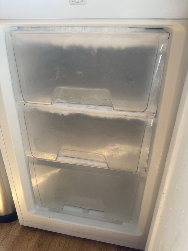 Under counter freezer 