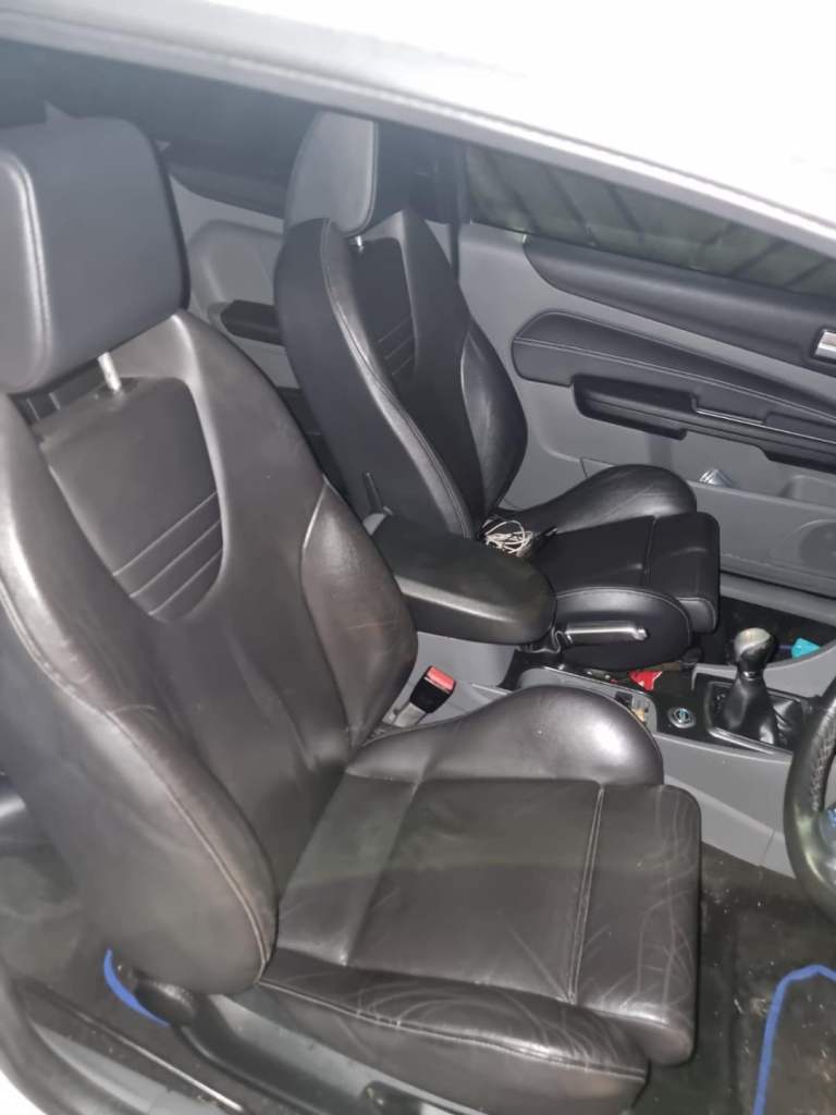 Ford, FOCUS, Hatchback, 2008, Manual, 2522 (cc), 3 doors