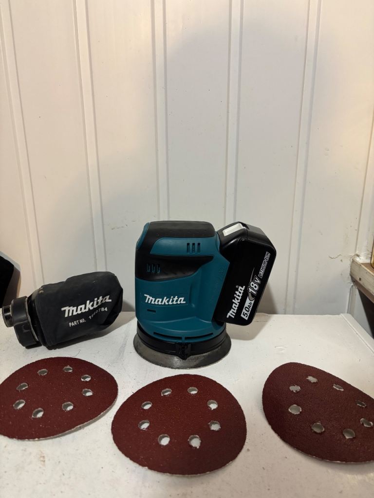 image for Makita 18v sander + 5amp 
