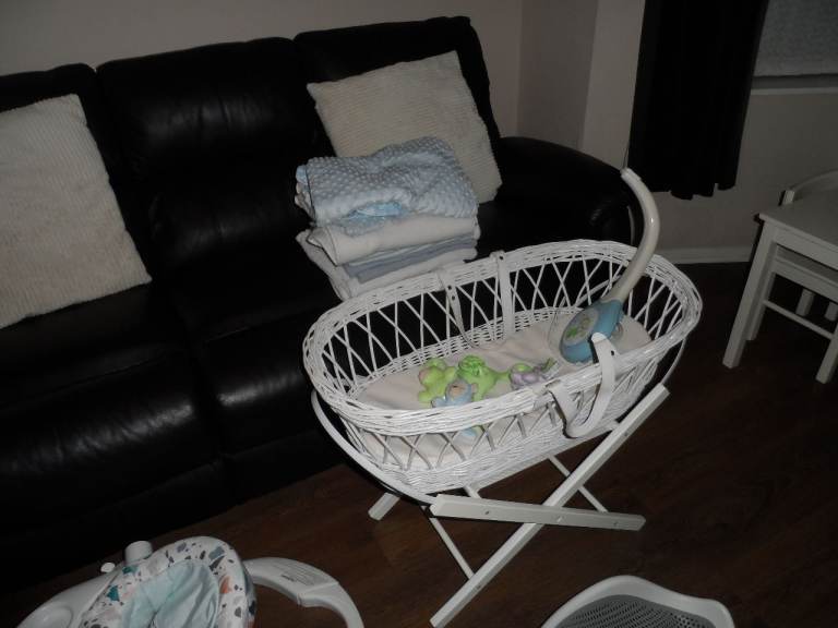White Wicker Moses Basket with Stand – Good Condition
