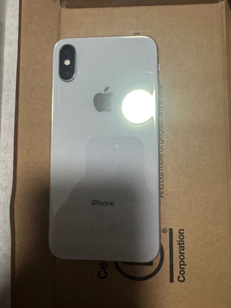 Apple iPhone X Silver 64GB - Good Condition