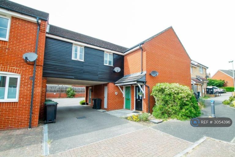 1 bedroom flat in Plover Close, Stowmarket, IP14 (1 bed) (#3054396)