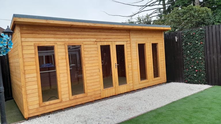 🌞 Transform your outdoor space with our stunning 12 x 8 Sunroom! 🌞