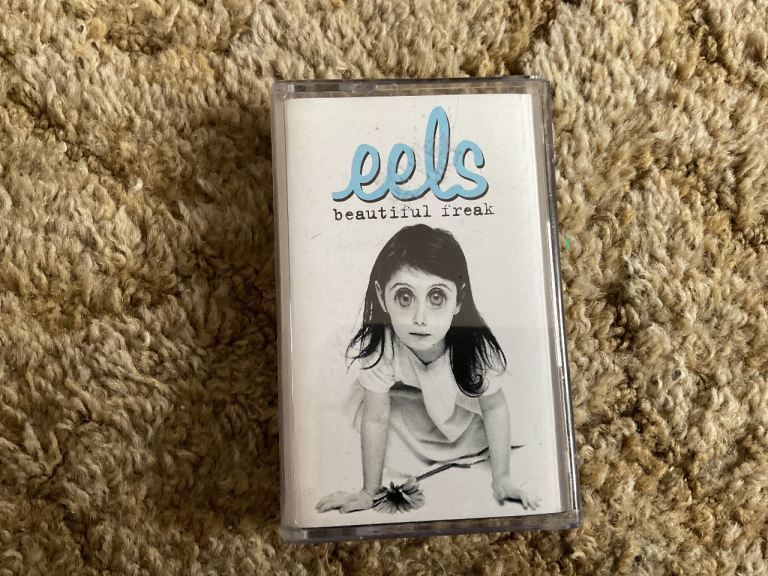 EELS - BEAUTIFUL FREAKS CASSETTE ALTERNATIVE ROCK