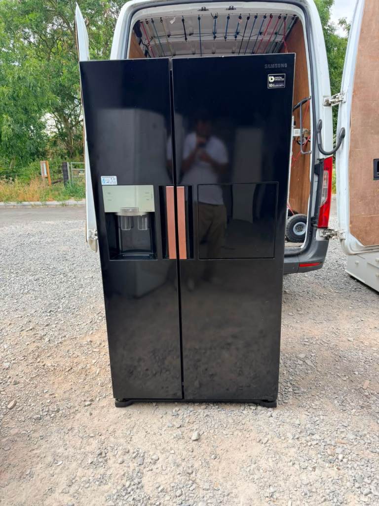 Samsung American Style Fridge Freezer with Water Dispenser for sale not free