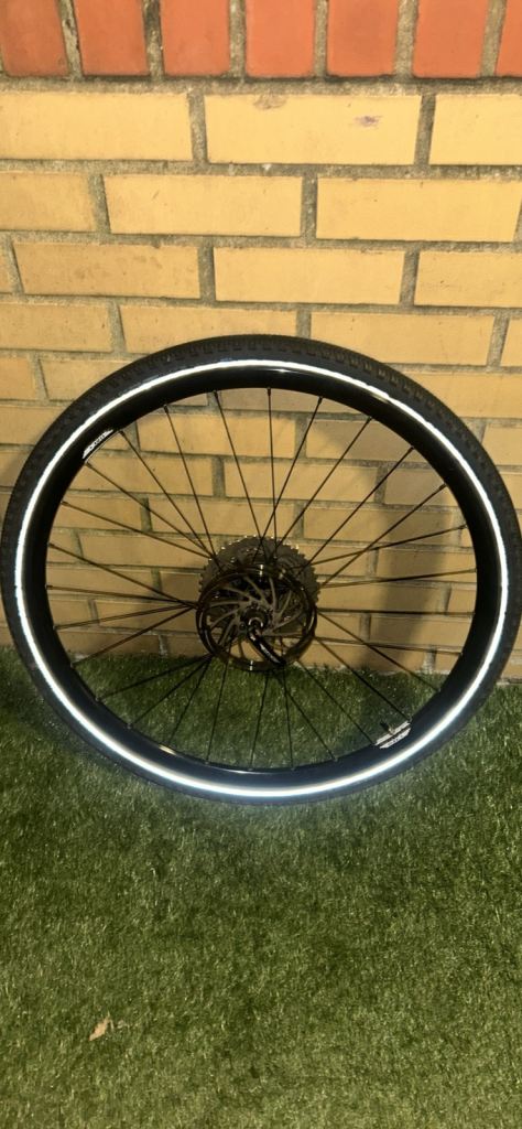 Halo rim with wheel