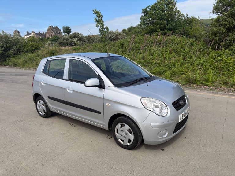 2009 kia picanto 1.0 £35 per year road tax mot end of January 