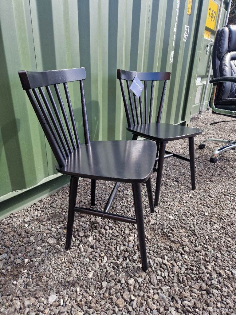 SAFAVIEH Home Winona Farmhouse Black Spindle Back Bedroom Dining Chair, Set of 2