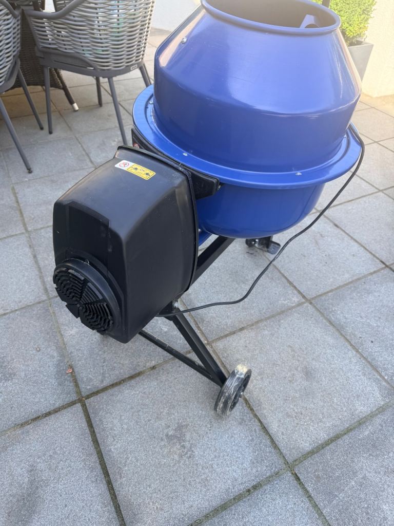 Electric cement mixer, Hyundai used once 
