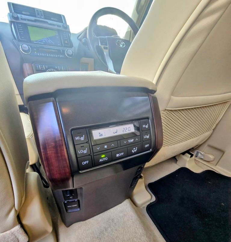 Toyota landcruiser invincible white auto fsh Sunroof Beige interior 