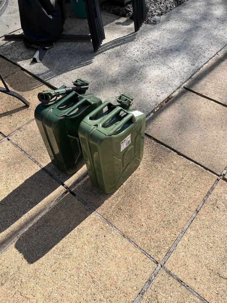 2 Jerry can 