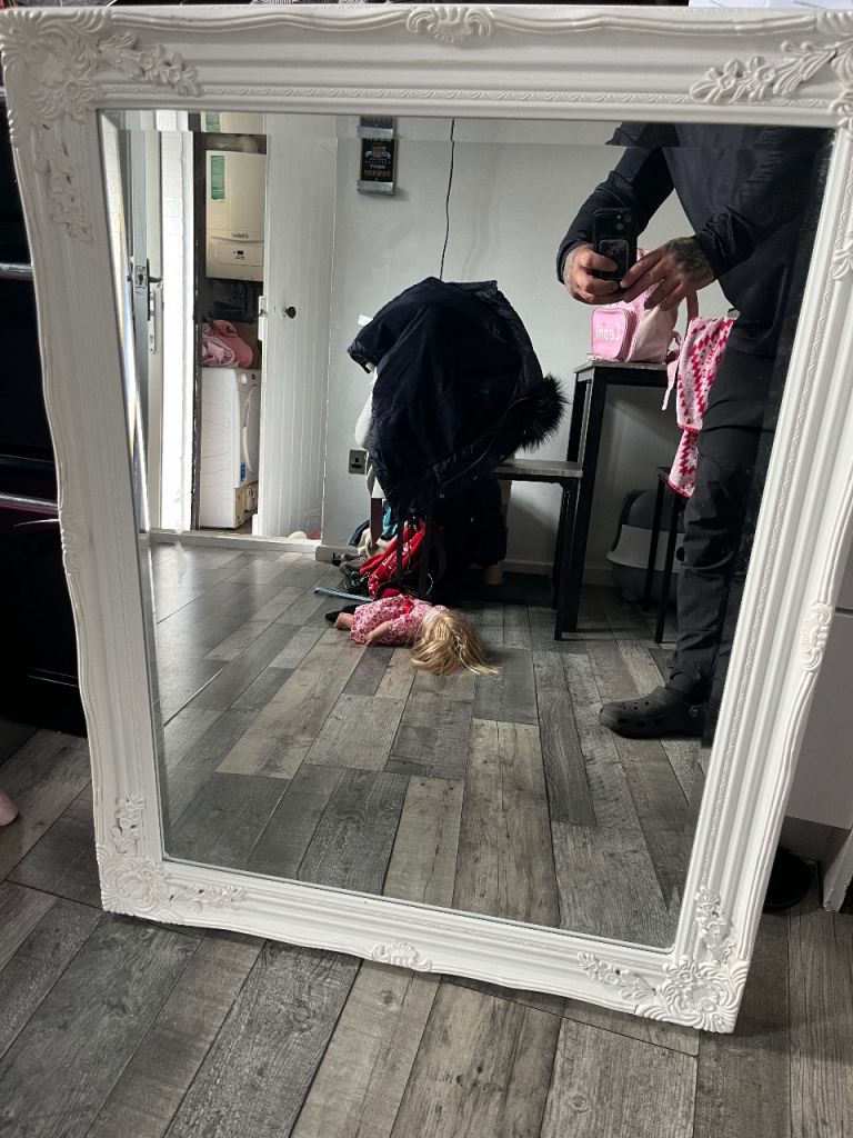 White mirror 