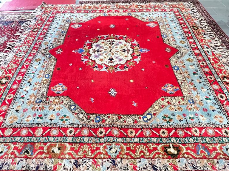 Berber rug hand knotted 3x3m