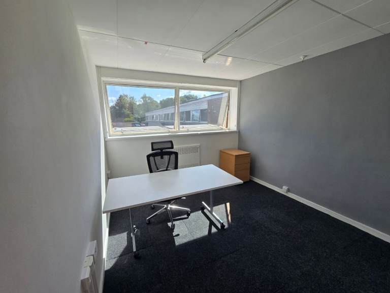 🌟Office Space Available at Apollo Business Village – Just £250/Month! 🌟