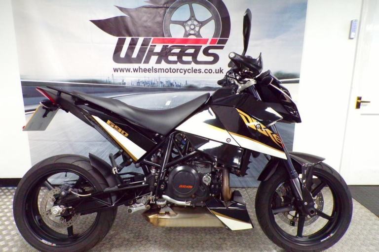 2012 KTM 690 DUKE WITH ONLY 7378 MILES FROM NEW