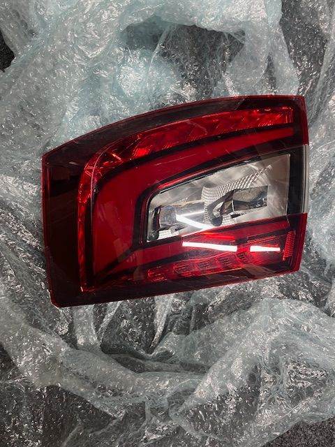 SKODA Octavia rear offside ( r/h rear) lamp unit 