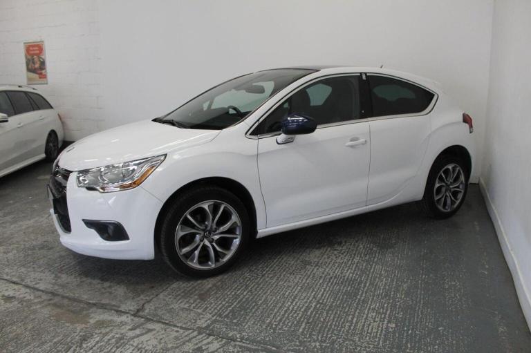 CITROEN DS4 1.6 e-HDi Airdream DStyle Nav Euro 5 (s/s) 5dr 2015