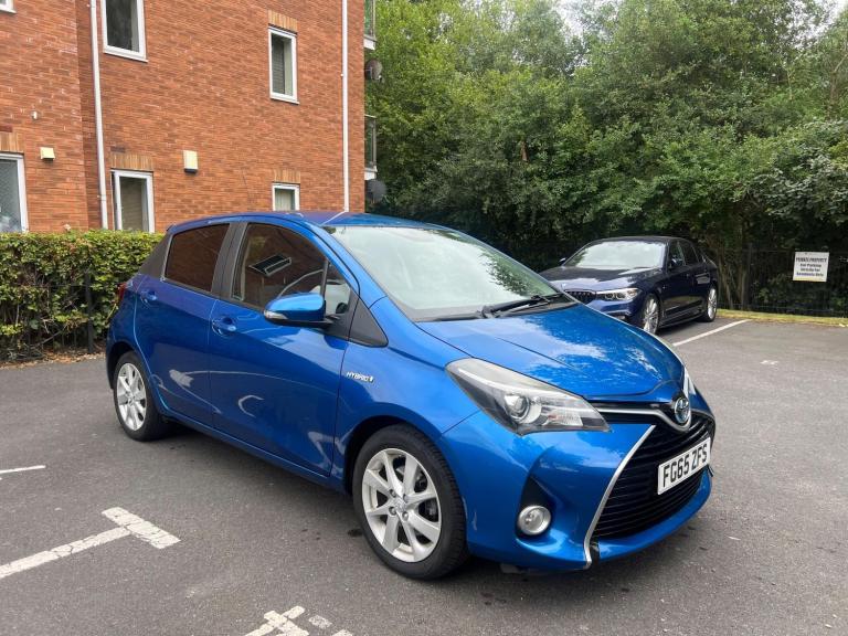 2015 Toyota Yaris 1.5 VVT-h Sport E-CVT Euro 6 5dr HATCHBACK Petrol/Electric Hybrid Automatic