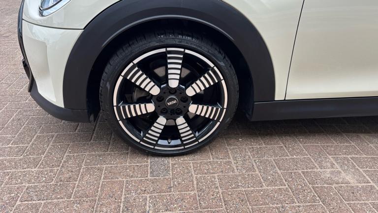 2022 MINI Hatch 2.0 Cooper S Exclusive 3dr Auto Petrol Hatchback Hatchback Petrol Automatic