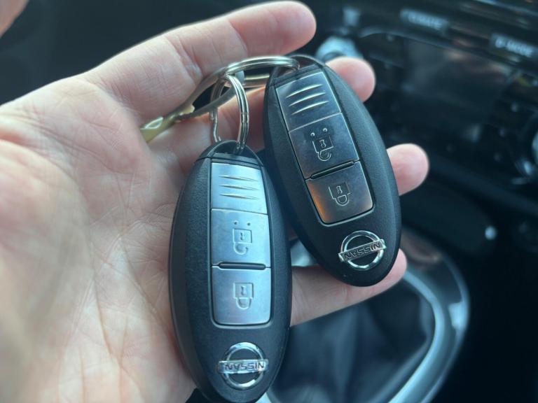 2016 Nissan Juke 1.2 DIG-T N-Connecta Euro 6 (s/s) 5dr HATCHBACK Petrol Manual