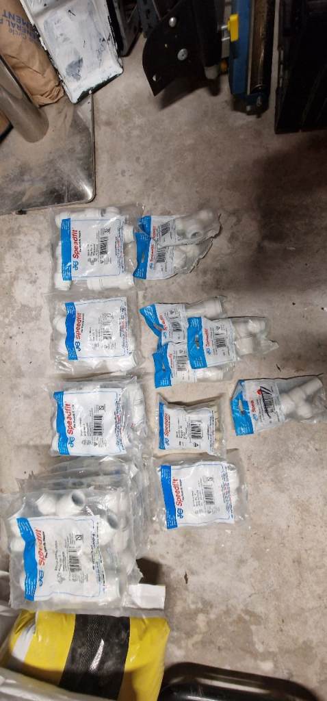 Bundle of new packaged 22mm speedfit fittings
