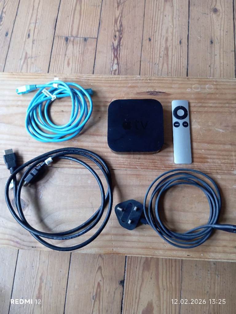 Apple TV 3rd Gen, Remote Control And Hdmi Cable