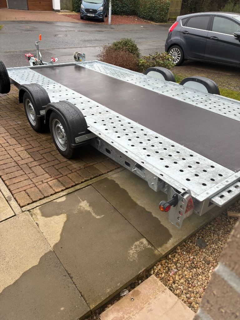 Trailer hire