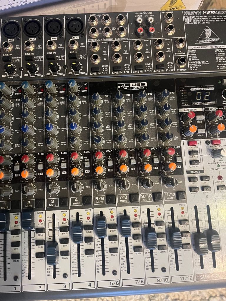 Behringer Xenyx X1622USB mixer