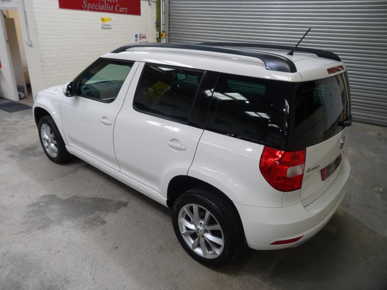 2015 Skoda Yeti 1.2 TSI 110 SE 5dr **ULTRA LOW MILEAGE*ONLY 9000 MILES FROM NEW** HATCHBACK Petro...