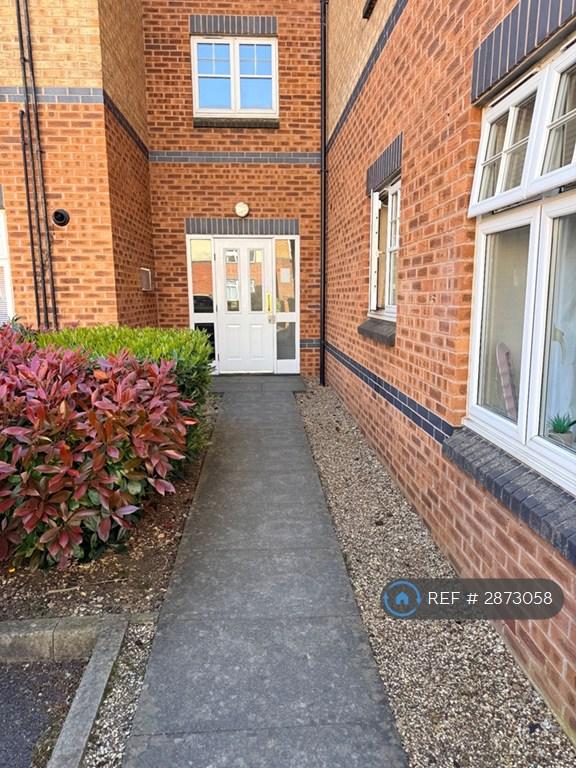 2 bedroom flat in Beckets View, Northampton, NN1 (2 bed) (#2873058)