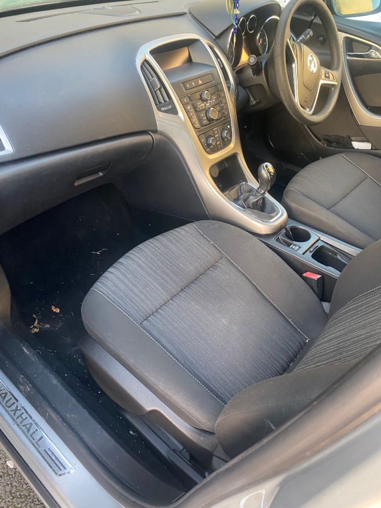 Vauxhall, ASTRA, Hatchback, 2010, Manual, 1398 (cc), 5 doors