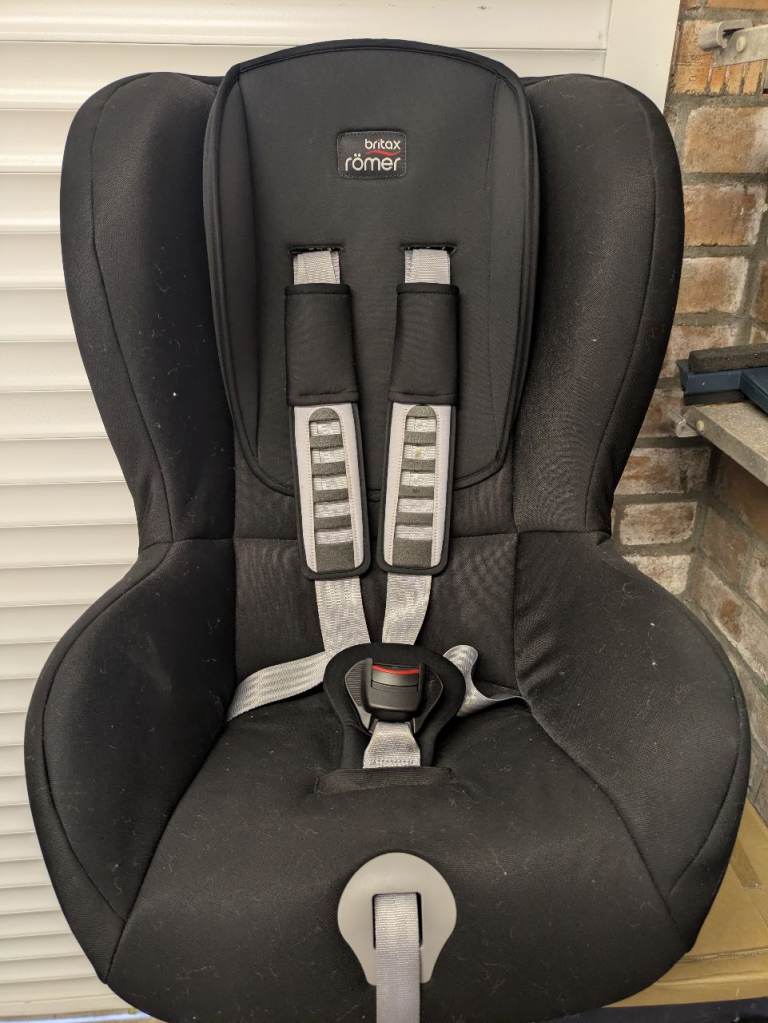Britax Römer Baby Car Seat – Black, Good Condition