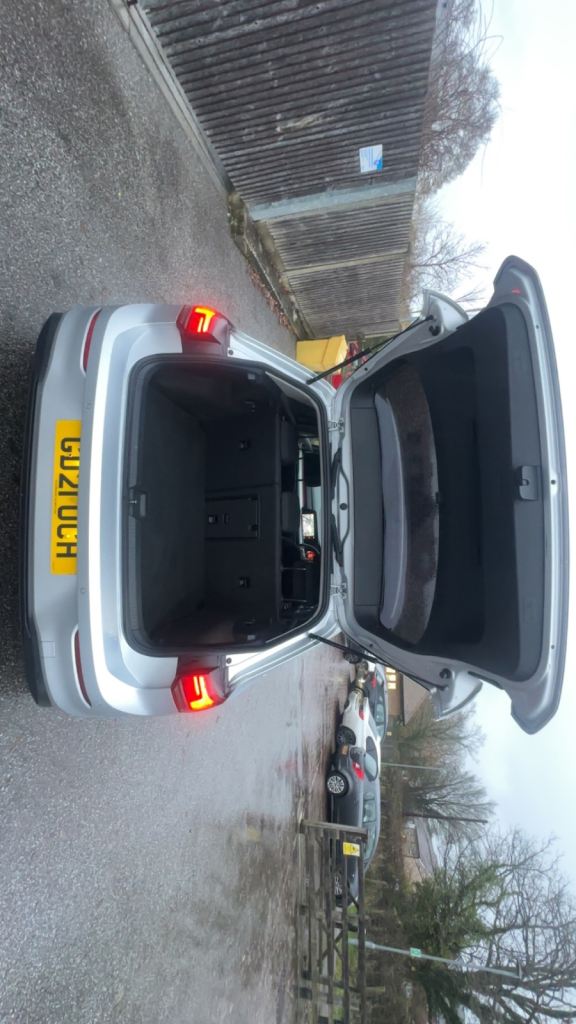 2021 Volkswagen Golf TSI LIFE 1.5L