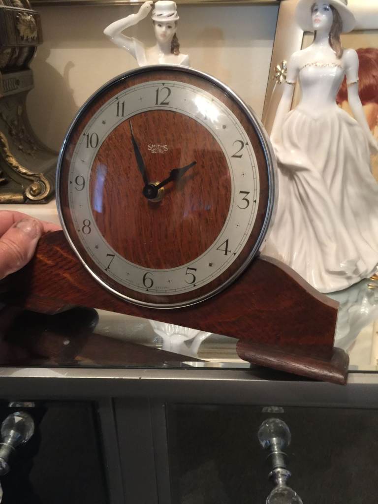vintage 1950s smiths mantel clock converted to quartz battery movement 