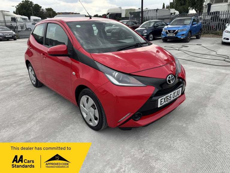 2015 Toyota AYGO 1.0 VVT-i x-play x-shift Euro 5 5dr Euro 5 HATCHBACK Petrol Automatic
