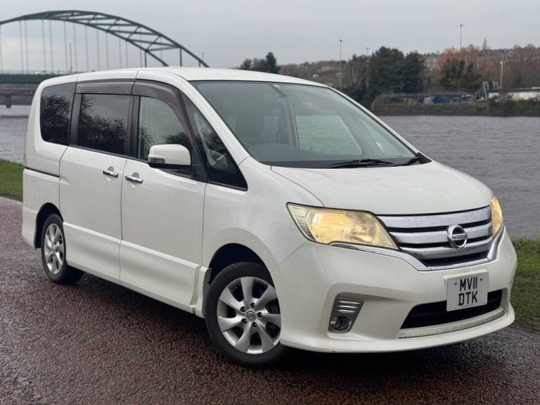2011 11 NISSAN SERENA 2.0L