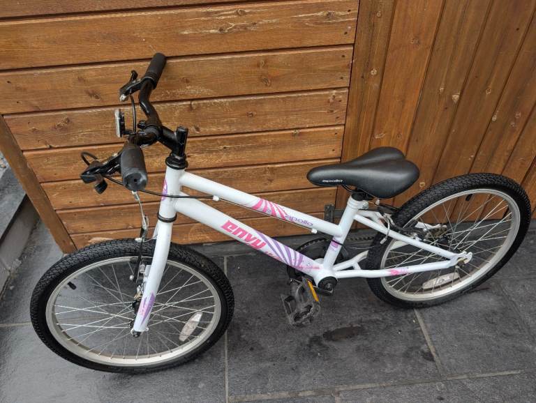 girls Apollo Envy Hybrid junior bike - 20 inch wheels