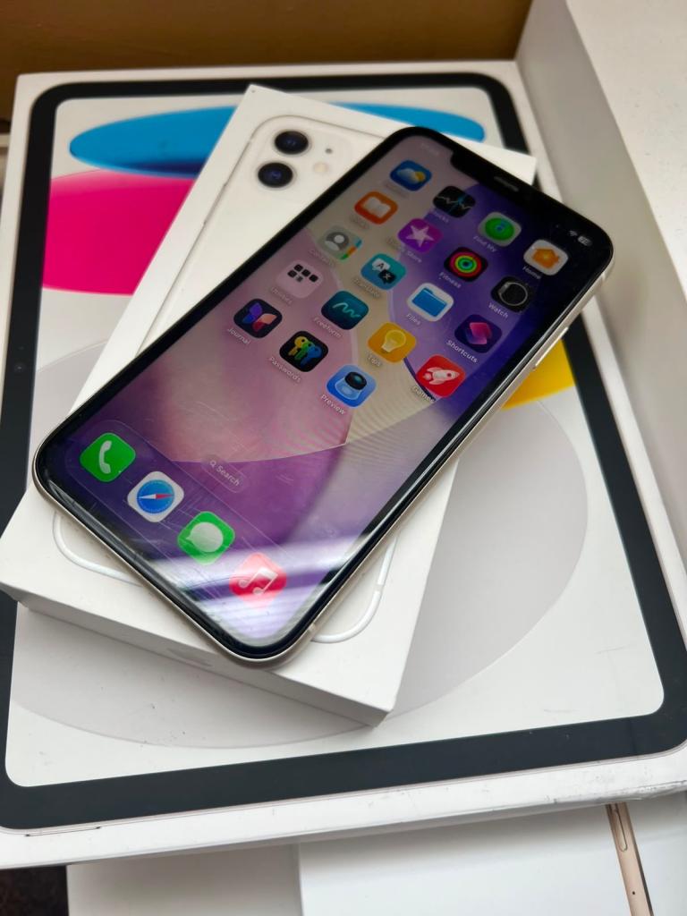 iPhone 11 unlocked 128GB white 